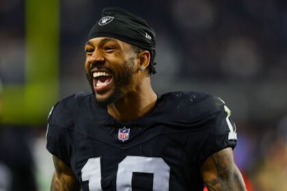 Dolphins sign CBS Jack Jones and Mike Hilton