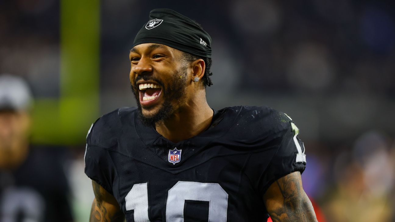 Dolphins sign CBS Jack Jones and Mike Hilton