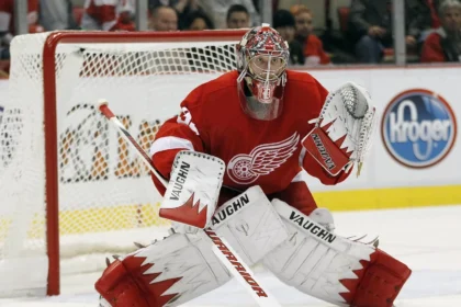 Flashback: Red Wings 'Jimmy Howard chases Sydney Crosby at Joe Louis Arena
