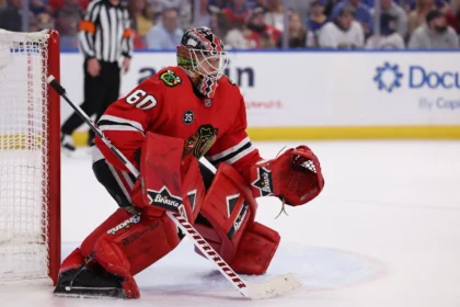 Previous Blackhawks goalkeeper sign and new team