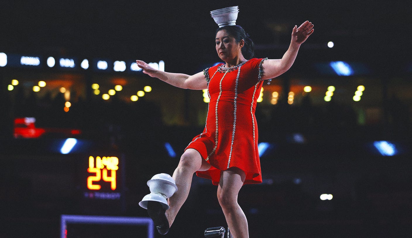 Popular Unicycle Performer Red Panda injured at halftime in the WNBA Game