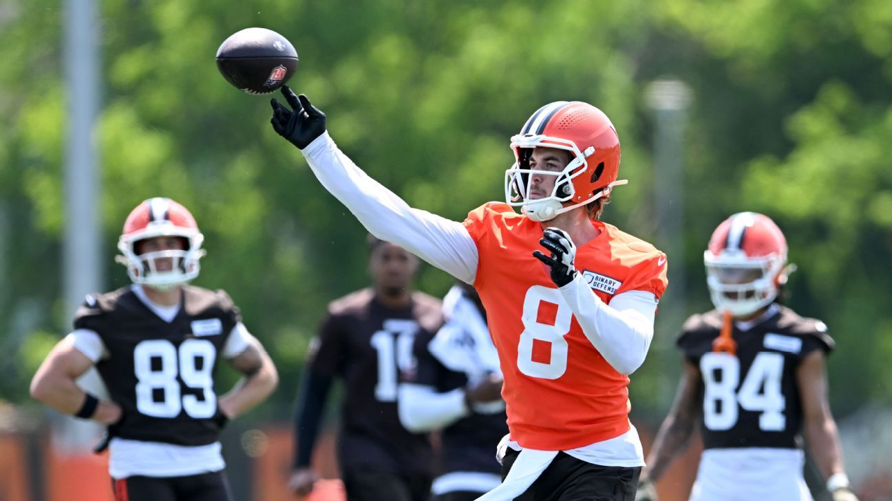 Can Kenny Pickett claim to start a QB job for the Browns?