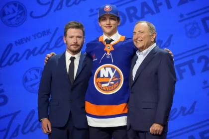 Islanders sign entry-level deals to 16th General Pick Victor Ecklund
