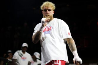 At the intersection of his boxing career, Jake Paul must decide to be a fighter and promoter