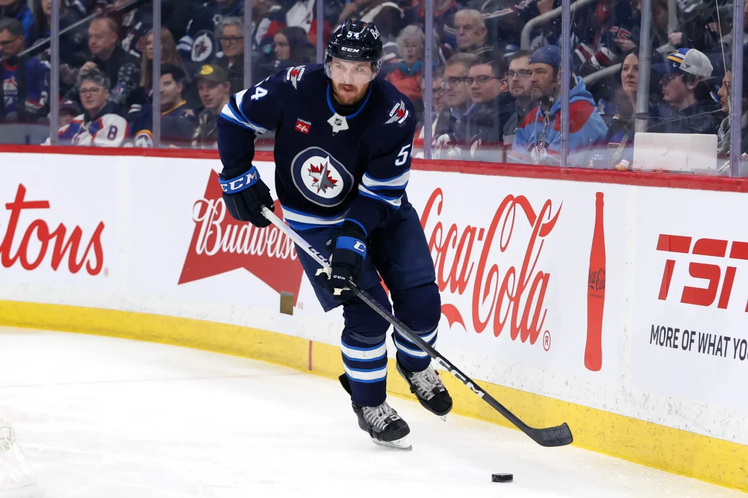Jet expands the qualification offer to seven players. Let two players go