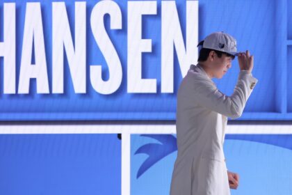 NBA Summer League Day 2: Jan Hansen is Fun - and Las Vegas Loves him