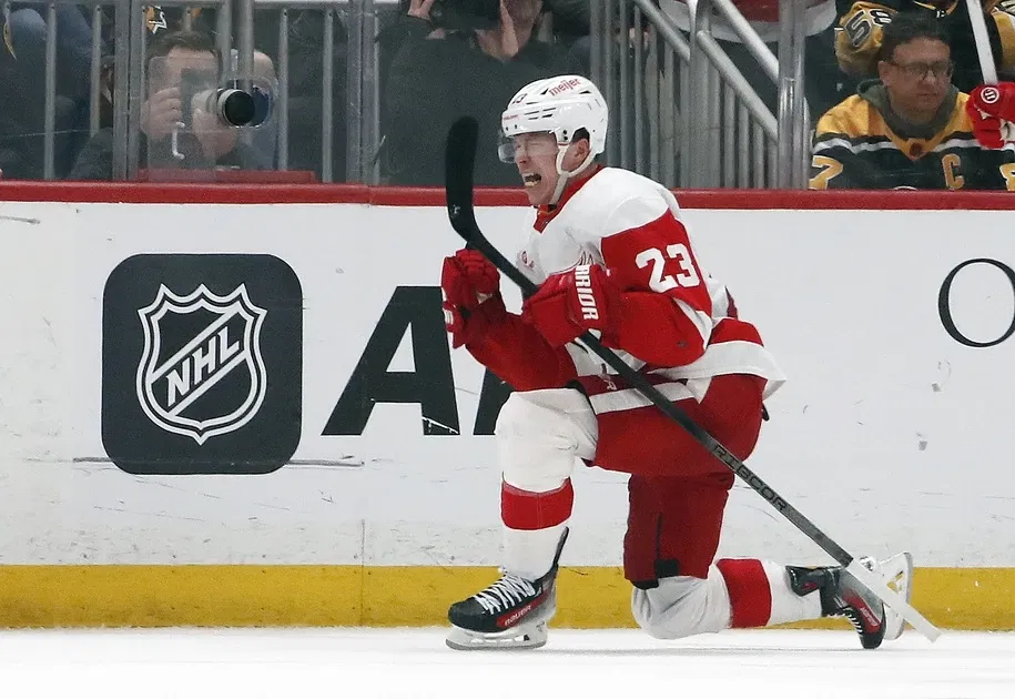 Lucas Raymond quickly locks up in making history with the Red Wings