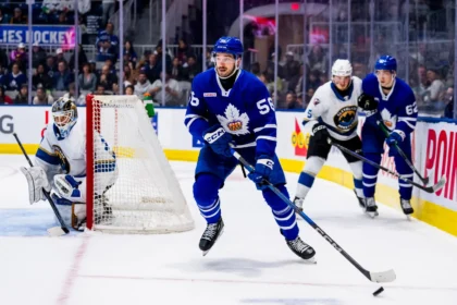 Maple Leafs re-sign the contract between forwards Cedric Pare and Sam Stevens