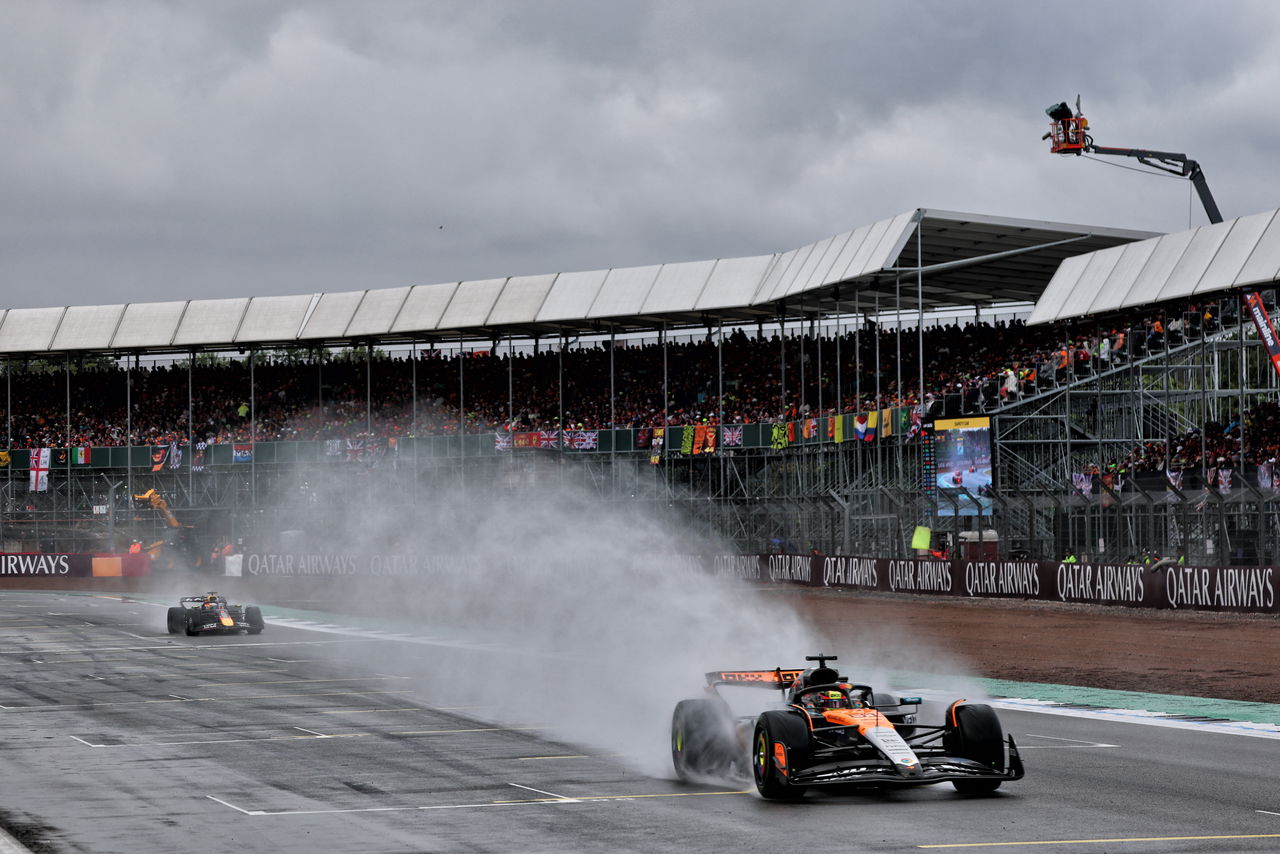 Oscar Piastri hit with a 10-second penalty for a safe vehicle infringement