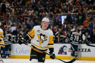 Penguin's attractive prospects are big players to watch
