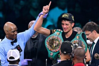 Sebastian Fundora holds the junior middleweight title with TKO's TKO in rematch