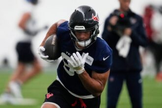 Texans' improved attacks began to come together