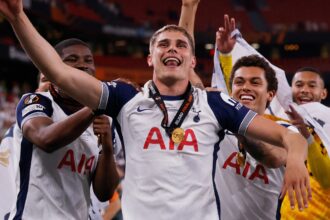 Tottenham is well known to Van de Ben, who plots the moves for the "elites" and is well known to him.