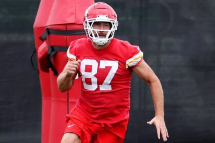 Chief who has not lowered expectations for Travis Kelce