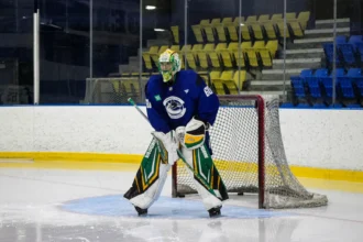 Vancouver Canucks signs a three-year entry-level contract with Alexei Medvedev