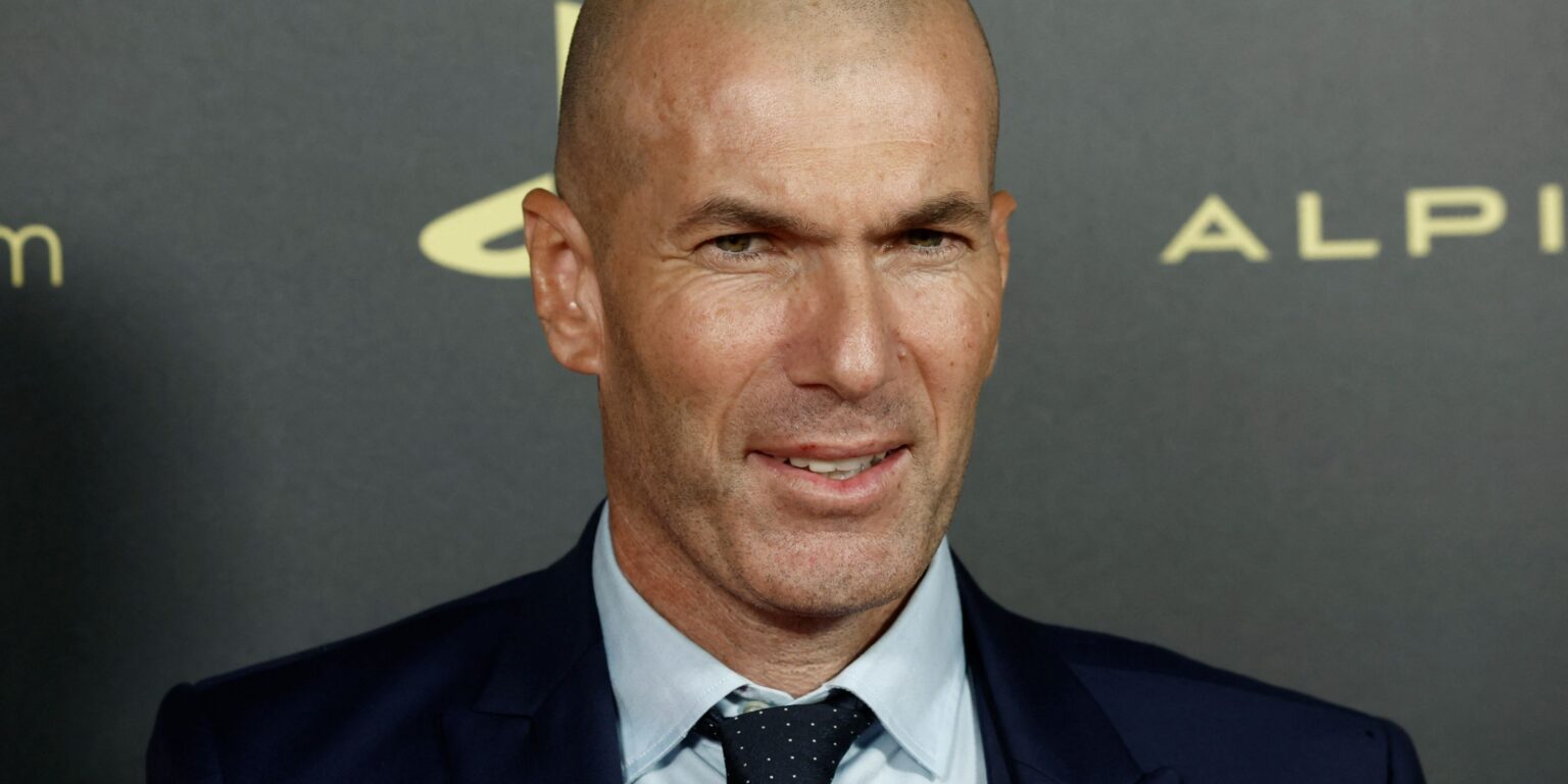 Zidane named the English legend "the best in the world" and asked Real Madrid to sign him.