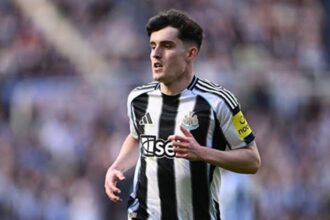 Newcastle has decided to stop the pursuit of Tino Livlament in Manchester