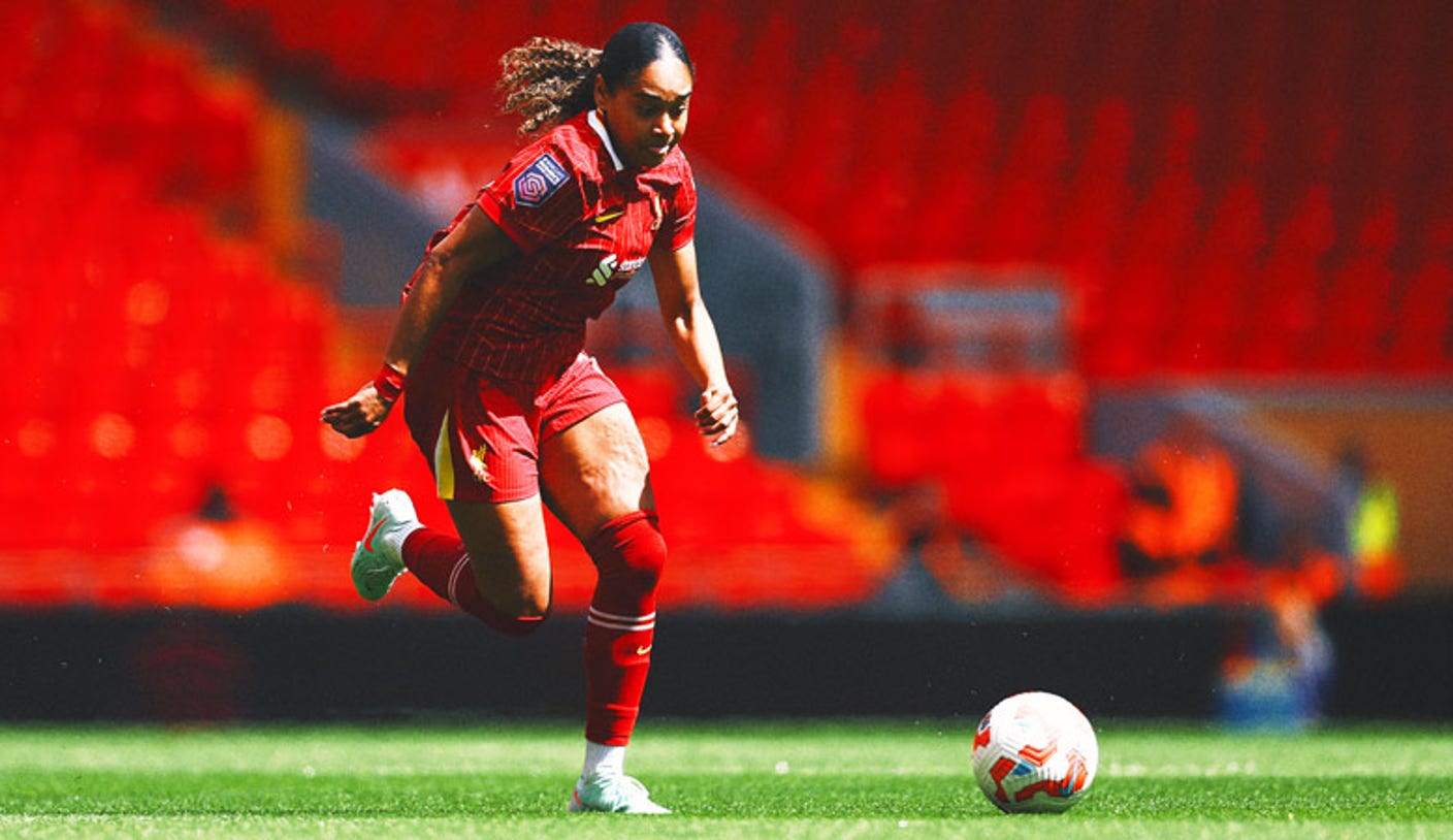Canadian Olivia Smith has been signed by Arsenal for the world record women's soccer fee