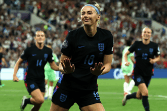 England will stage another slow comeback to reach the women's Eurofinals. Spain and Germany meet in the semi-finals on Wednesday