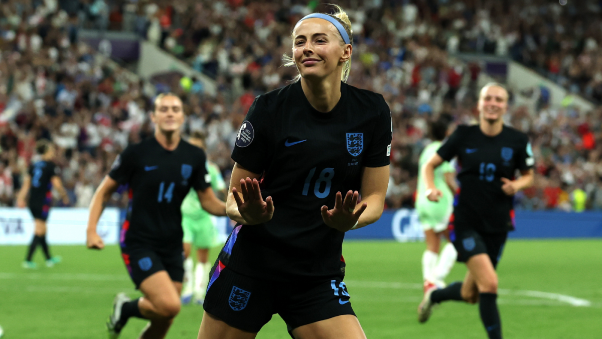 England will stage another slow comeback to reach the women's Eurofinals. Spain and Germany meet in the semi-finals on Wednesday