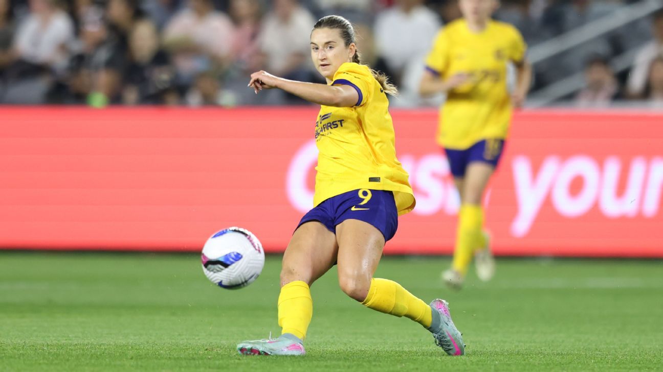 USWNT's Sentnor joins KC Current on a record deal
