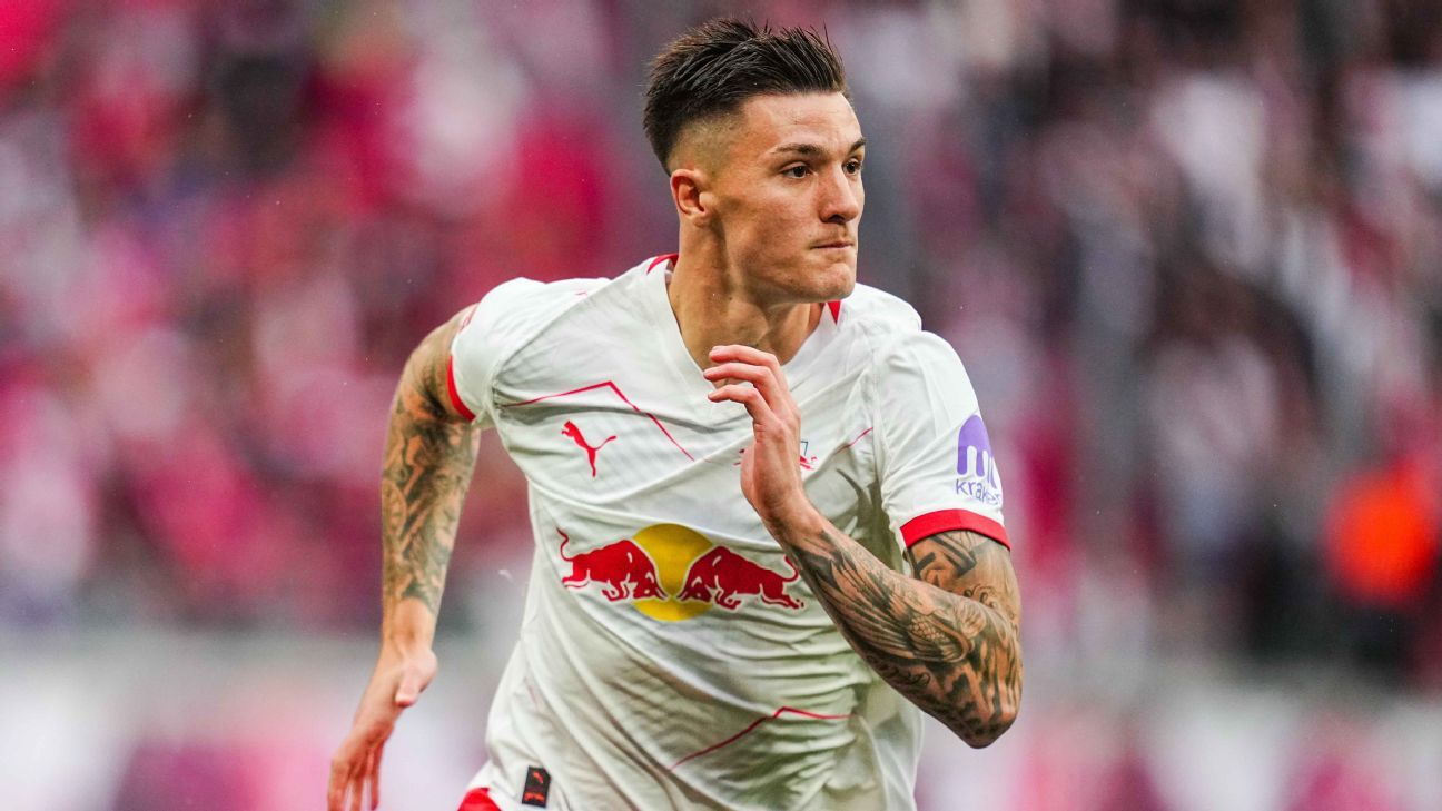 Source: UTD does not need an exit to sign a striker