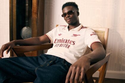 A tribute to Highbury with Arsenal 3rd kit