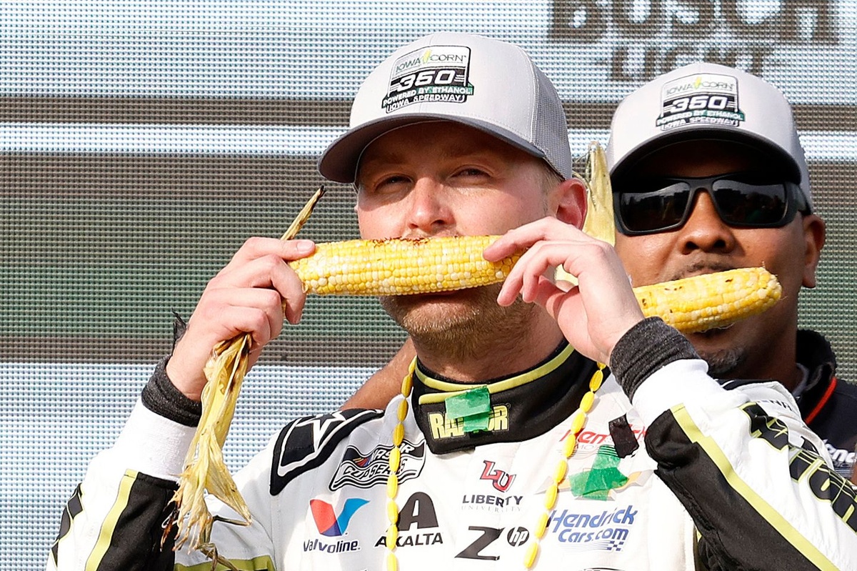Winners and losers of the confused and chaotic NASCAR Cup race in Iowa