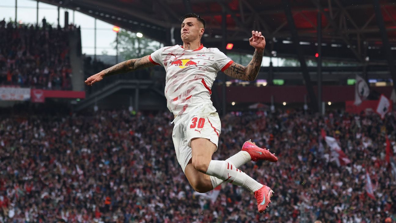 Transfer Rumors, News: Newcastle improves Sesco bids, will Man United respond?