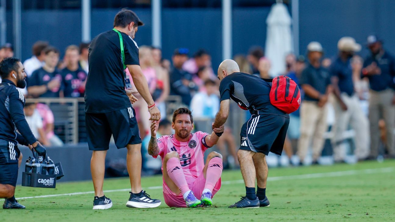 Messi to the Miss Pumas Game. Injured coach cheerful