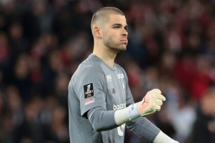Source: PSG signs Chevalier as the new No. 1 Keeper