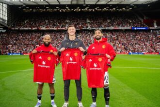 Man United was featured as defeating Fiorentina Sethco