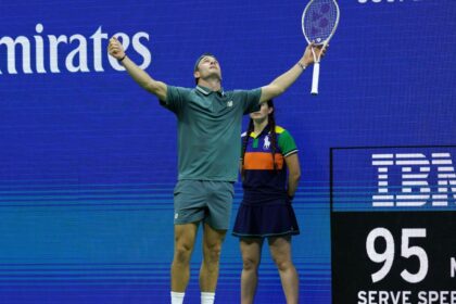 The pole finally closes the 5 setters. Our open match was near 2am