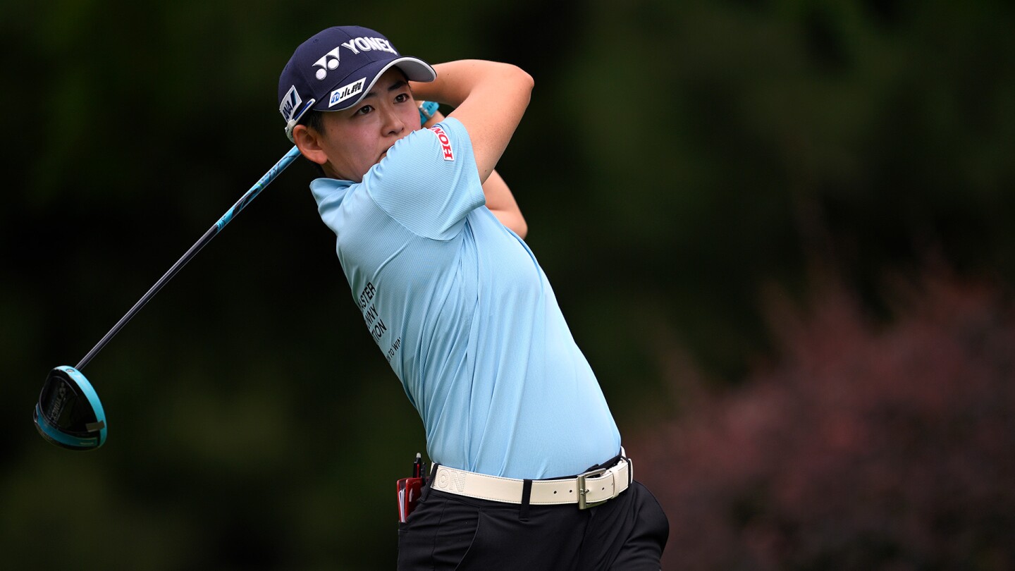 Akie Iwai, who is about to join the Twin as an LPGA winner this season, leads in Portland