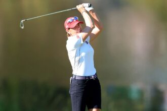 Annika Sorenstam shoots 70 and takes a one-round lead at the US Senior Women's Open