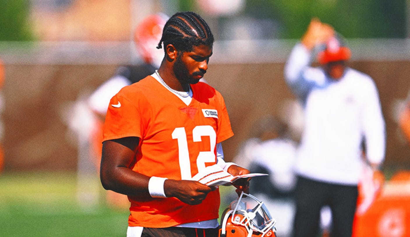 Browns rookie QB Shedale Sanders misses team drill with "arm pain"