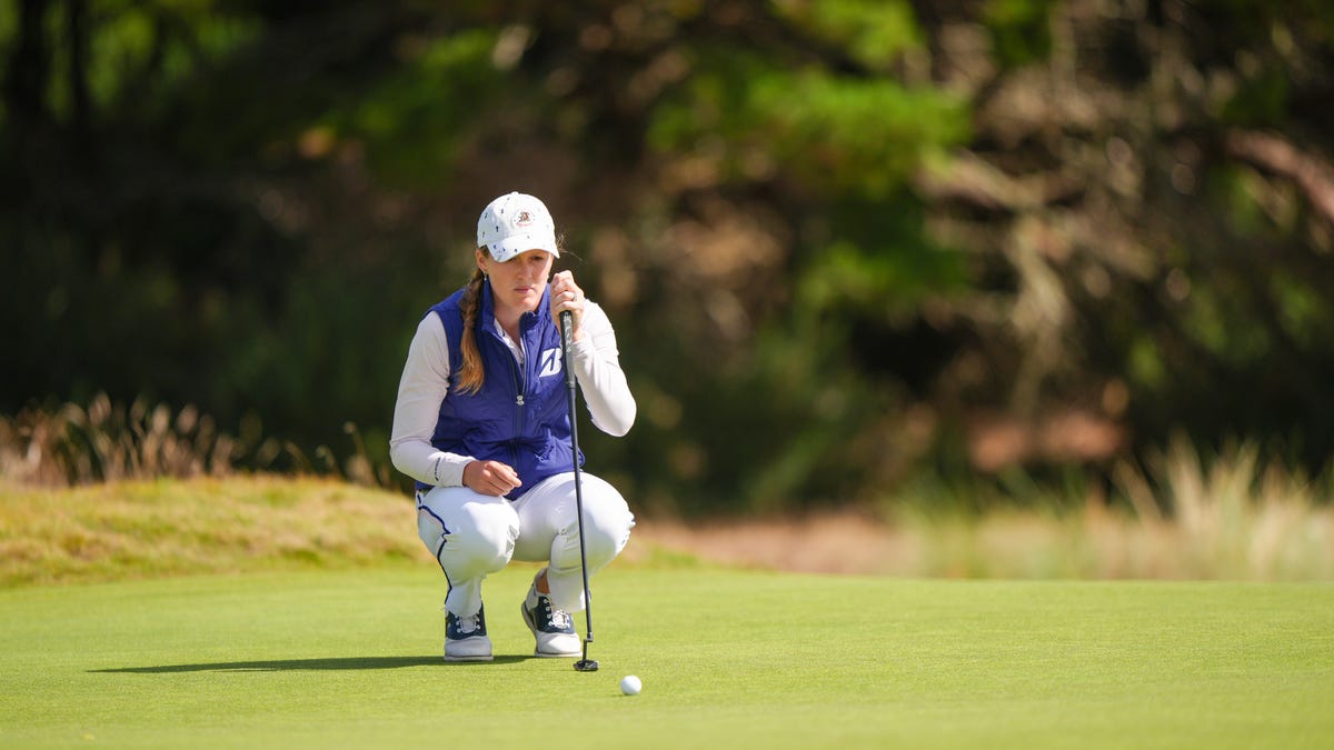 Emilia Dolan plays before work on Golf Channel