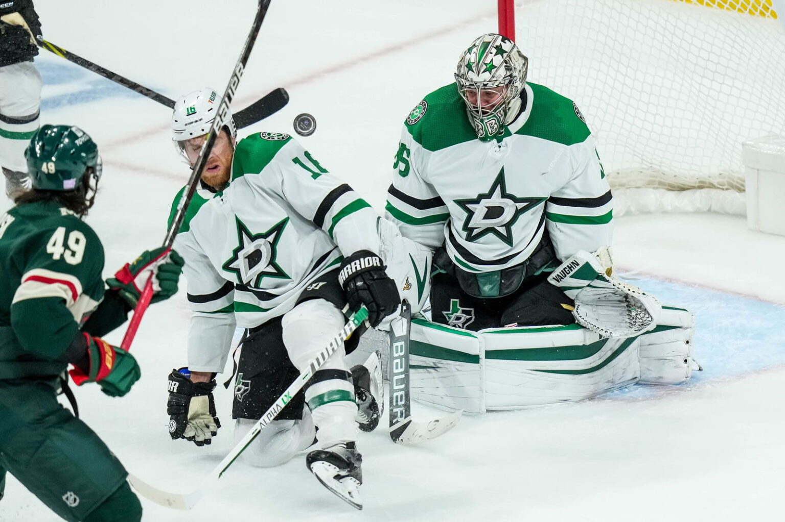 Former Minnesota Wild Galtender announces retirement