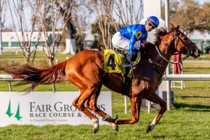 Former NFL star Mike Renfro wants a big score on King's plate