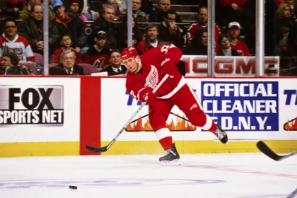 Golden Bullet's Birthday: Former Red Wings F Bullet Hull has 61 spins