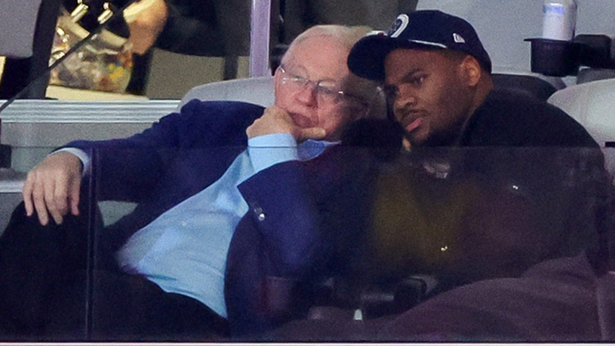 Mika Parsons Timeline: Here's how the contract talks with Jerry Jones broke, just as cowboy stars demand a deal