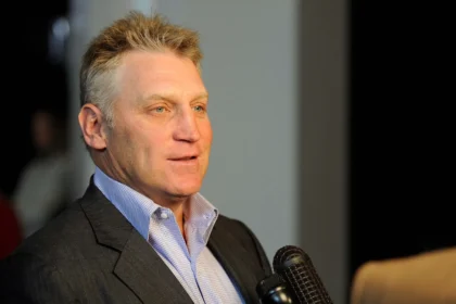 You have something to say: Is Brett Hull the best US player in the NHL history?