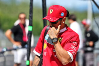 A new setback for Lewis Hamilton when business ventures enter liquidation