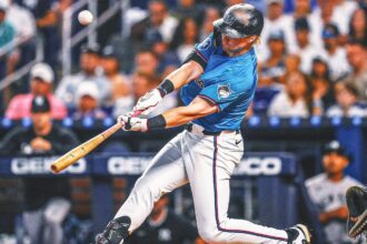 The Marlins win New York's first sweep in club history by beating the Yankees 7-3