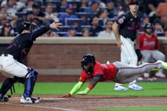 The Mets continue their downward trend as another slow lead evaporates: "We're all just a bit missing."