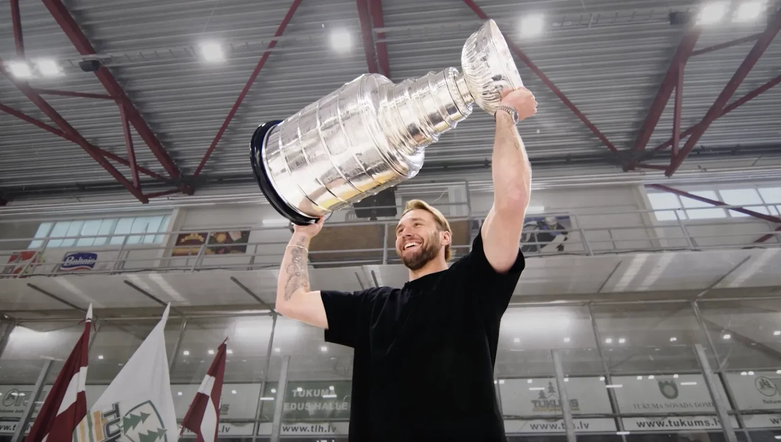 Panthers defensive man Ubisbalinskis visits the Youth Hockey Rink while sharing his Stanley Cup with his Latvian hometown