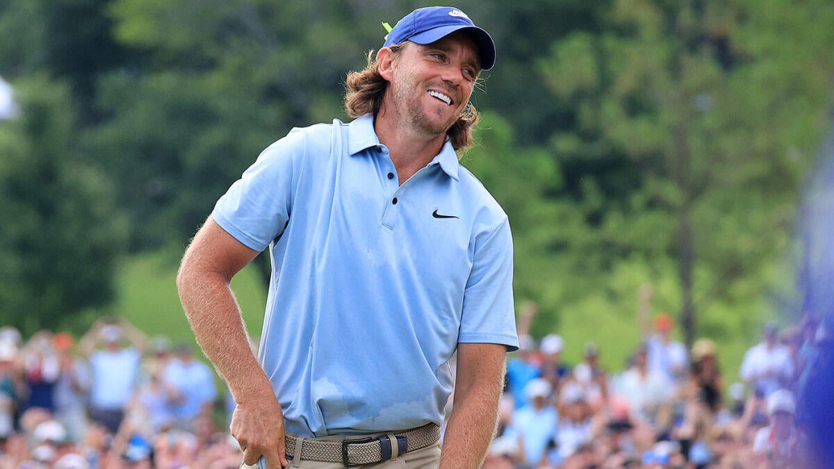 Stars congratulating Tommy Fleetwood with a FedEx Cup victory amid Tiger Woods, LeBron James and Caitlyn Clark
