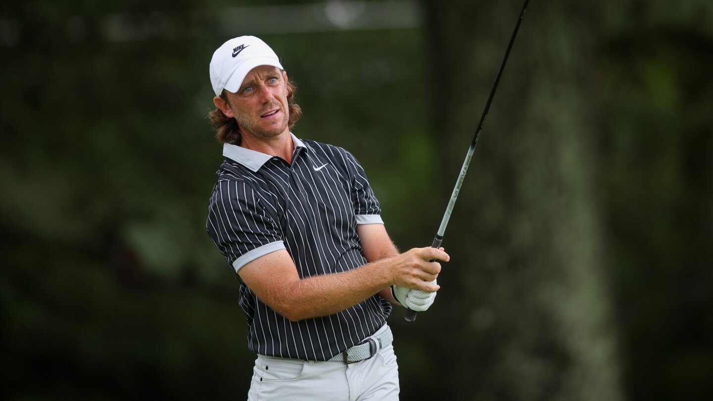 Tommy Fleetwood returns to the mix and shares a 36-hole lead with Russell Henry in the Tour Championship