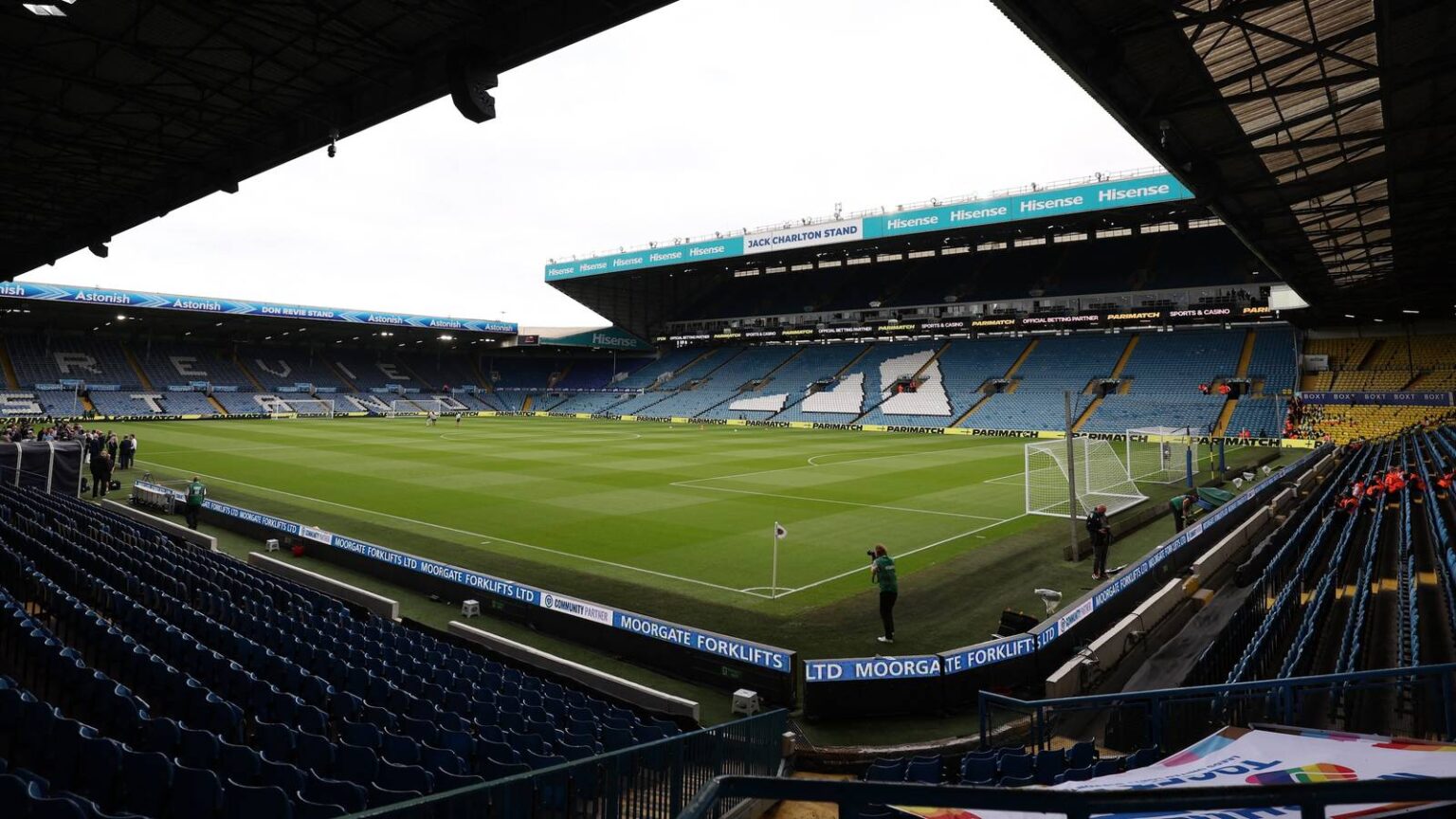 A £2.5 million Leeds player is house hunting to seal the permanent Eland Road exit