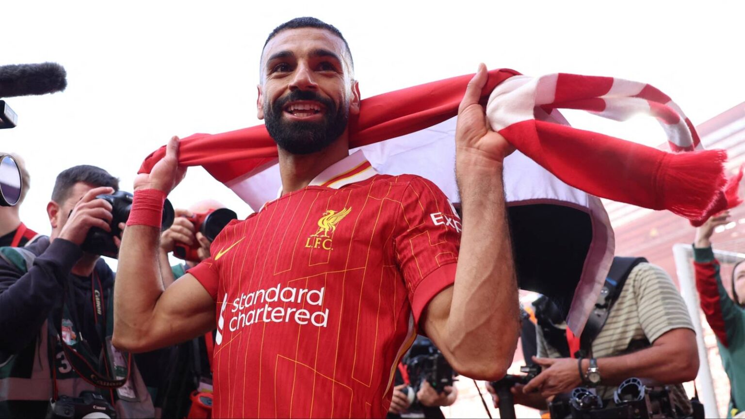 Did Mohamed Sara deserve an award before Osmane Dembele?